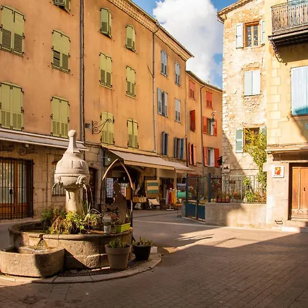 1er Etage كاستيلان